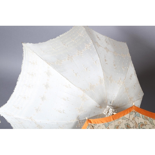 359 - 3 Edwardian parasols, large, the first with double cover, Bruges handmade bobbin lace laid over a lo... 