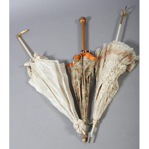 359 - 3 Edwardian parasols, large, the first with double cover, Bruges handmade bobbin lace laid over a lo... 