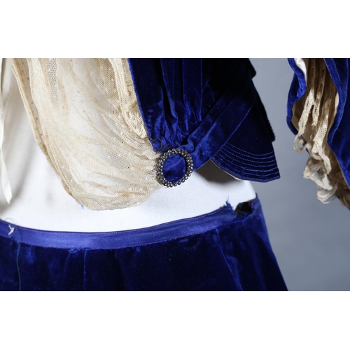 254 - An Edwardian Royal blue velvet ensemble comprising trained shirt and fitted, boned, bodice, the skir... 