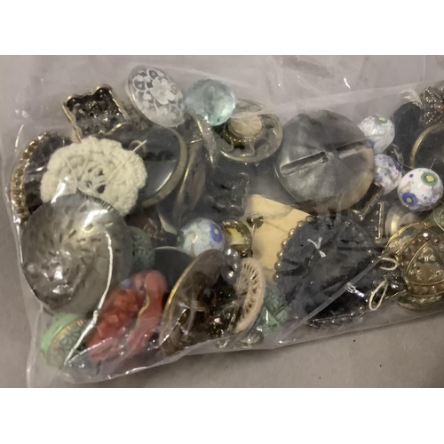 326 - Antique and Vintage buttons, many in sets, to include large mother of pearl, metal with inset stones... 