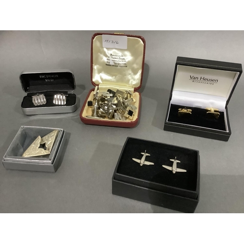 292 - A collection of cufflinks in gilt and white base metal, approx. 11 pairs