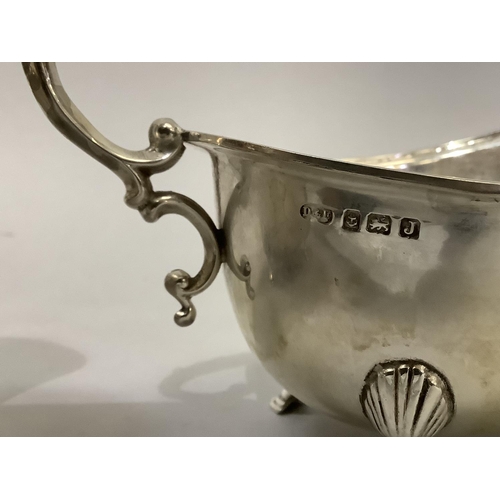 221 - A pair of silver sauce boats, George V, Birmingham 1933, total approximate weight 6.5oz