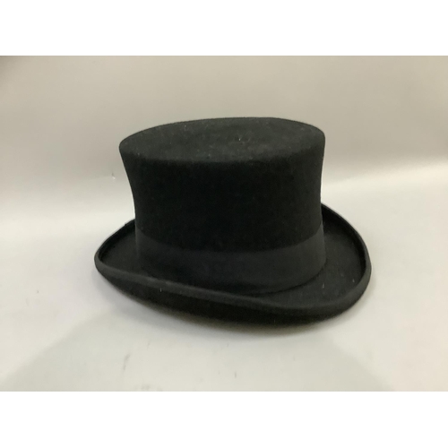 57 - A top hat by Major Wear, size small