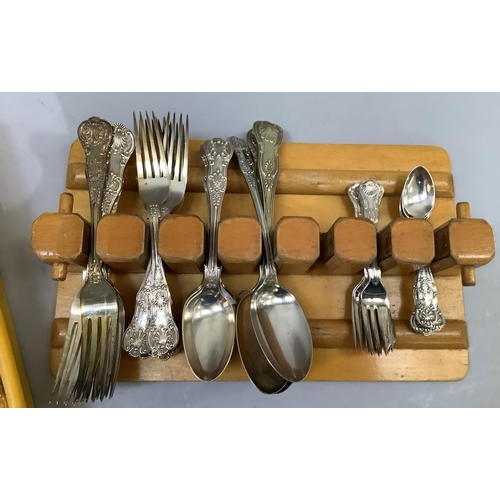 184 - A large quantity of silver plated Kings pattern cutlery