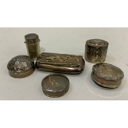 401 - A .925 silver snuff box the lid embossed with a running hound together with four .925 silver pill bo... 