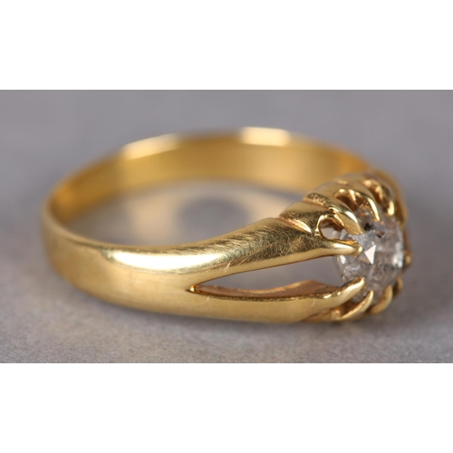 319 - A VICTORIAN SINGLE STONE DIAMOND RING in 18ct gold, the Old European cut stones claw set in a gentle... 