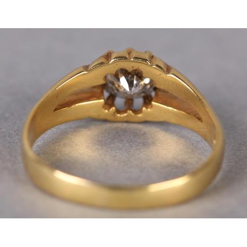 319 - A VICTORIAN SINGLE STONE DIAMOND RING in 18ct gold, the Old European cut stones claw set in a gentle... 