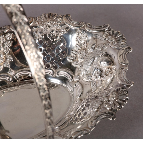 205 - A VICTORIAN SILVER FRUIT BASKET, Sheffield 1898 for Levesley Brothers, of oval outline, the pierced ... 