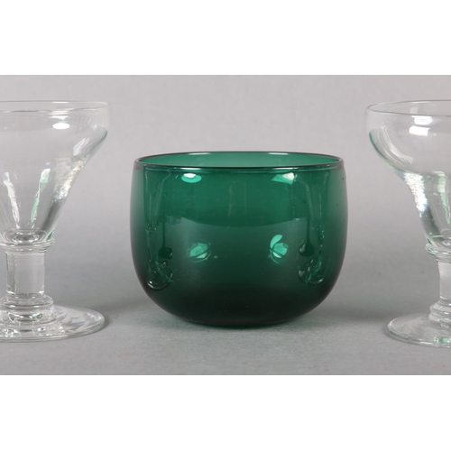 179 - A PAIR OF EARLY 19TH CENTURY EMERALD GLASS WINES WITH RINGED KNOP AND PONTIL 13cm high, together wit... 