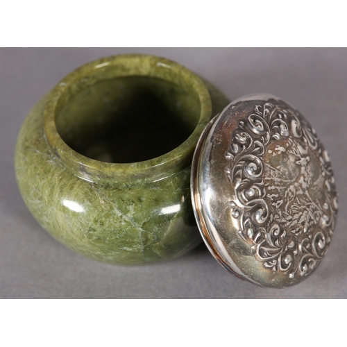 284 - AN EDWARD VII SILVER TOPPED GREEN MARBLE PIN JAR, of circular outline, chased with a representation ... 