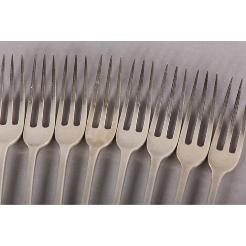 212 - A SET OF EIGHT GEORGE V SILVER FORKS, London 1922-1931, for Goldsmiths & Silversmith Co Ltd, total a... 