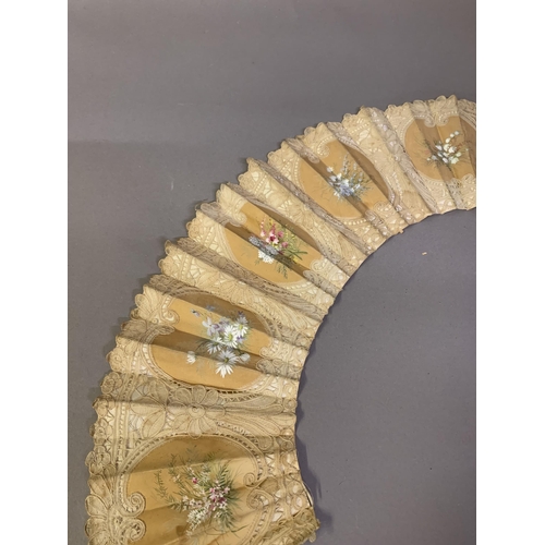 72 - A large selection of 19th century lace fan leaves, plus a small lace parasol cover (A/F) and a leaf ... 