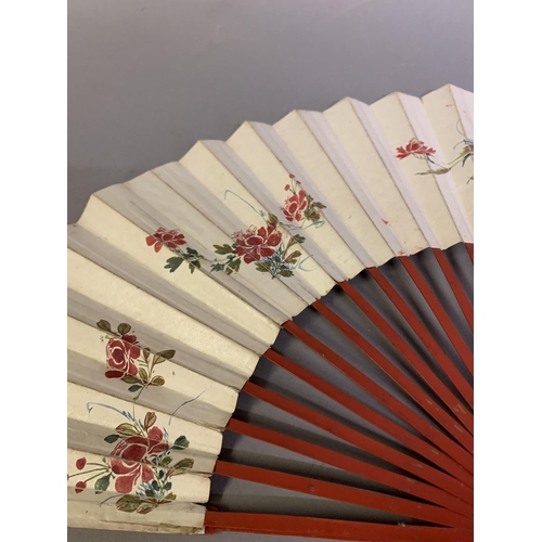 140 - Four Chinese folding fans, 18th/19th century, Qing Dynasty, the first with wood sticks painted red, ... 