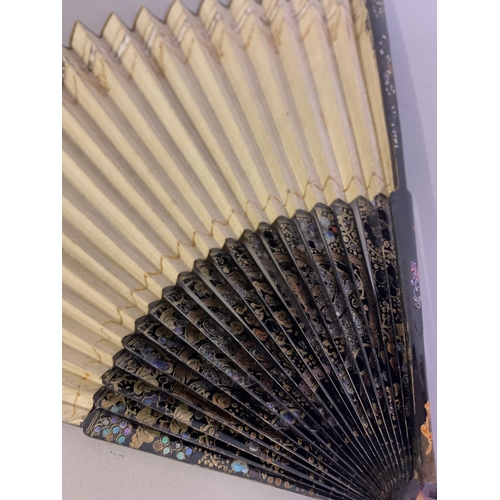 140 - Four Chinese folding fans, 18th/19th century, Qing Dynasty, the first with wood sticks painted red, ... 