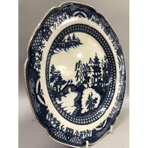 16 - Early 19th century Spode pearl ware blue and white plate, with scalloped edge decorated with pagoda ... 