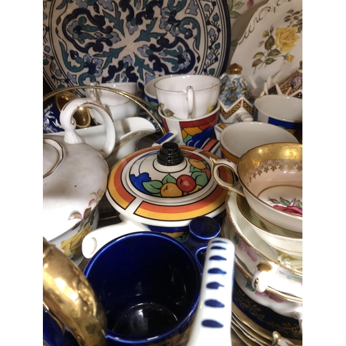 82 - Quantity of ceramics to include Capodimonte gilt coffee set, Paragon rose tea set, Sadler coffee ser... 