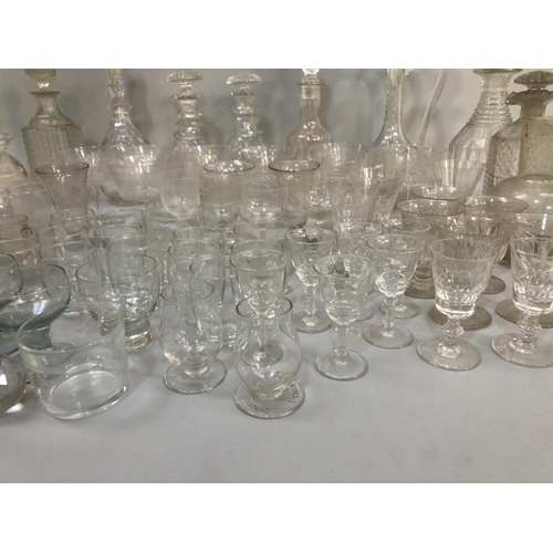 101 - A quantity of mixed glassware to include early 20th century champagne coupes, custard cups, cordial ... 