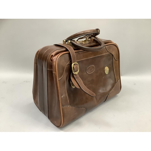 224 - Leather Etienne Aigmer lady's travel case