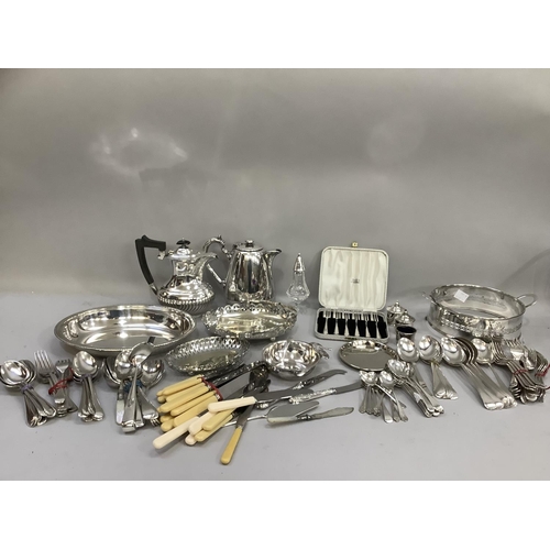 258 - A quantity of silver plated cutlery, loose and a set of eight silver plated cake forks in fitted cas... 