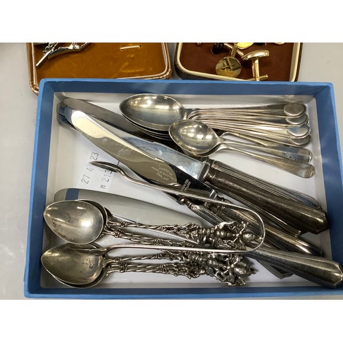 343B - Six early 20th century silver spoons with pierced cast stems showing a Bishop's Mitre and cross keys... 