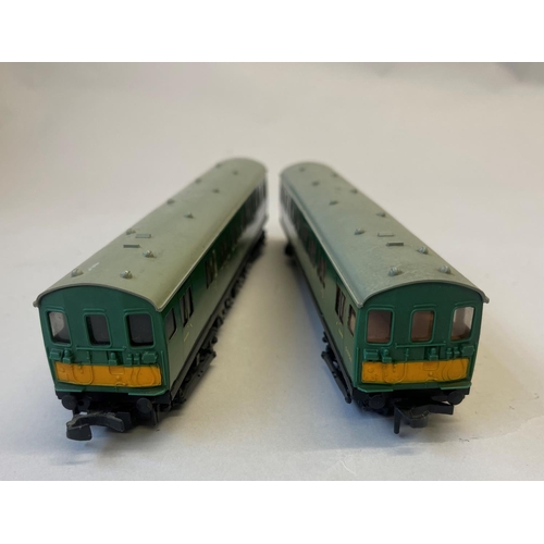 2 - A Hornby Dublo 00 gauge 2-rail Southern Region Electric Multiple Unit, comprising motor and trailing... 