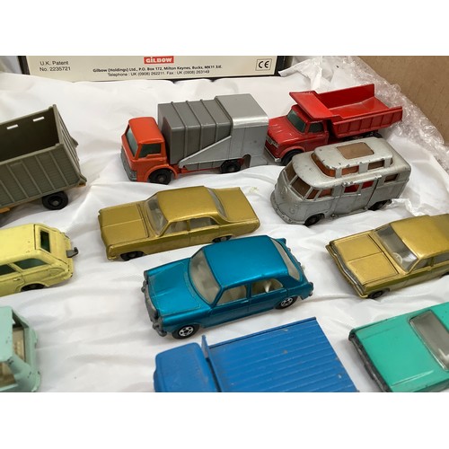 7 - A large collection (39) of early and later Lesney and Matchbox die cast vehicles, including No 14 Is... 