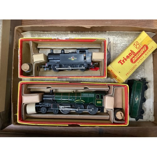 117 - A Tri-ang TT Gauge T91 4082 4-6-0 Steam Locomotive with T92 Tender, both boxed, along with a Triang ... 