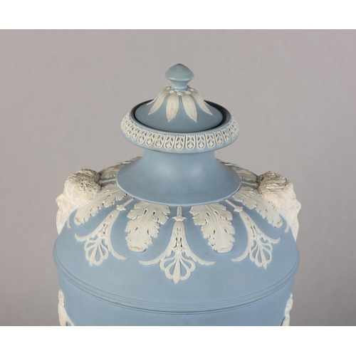 108 - A LARGE EARLY 19TH CENTURY WEDGWOOD JASPERWARE URN AND COVER, the pale blue body ornamented in white... 