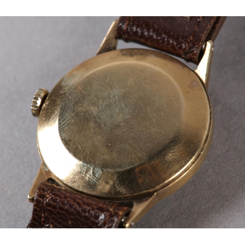 242 - A TUDOR GENTLEMAN'S ROYAL MANUAL WRISTWATCH, c1952, in 9ct gold case made for ROLEX by AL Denison no... 