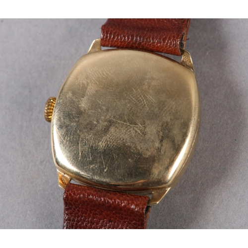 279 - A ROTARY GENTLEMAN'S SUPER SPORTS MANUAL WRISTWATCH, c1948, in 9ct gold cushion case no 216271, 15 j... 