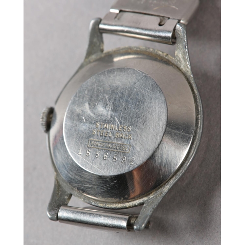 272 - AN EVERITE GENTLEMAN'S MANUAL WRISTWATCH c1950 in a chromed case and stainless steel case no 1656592... 