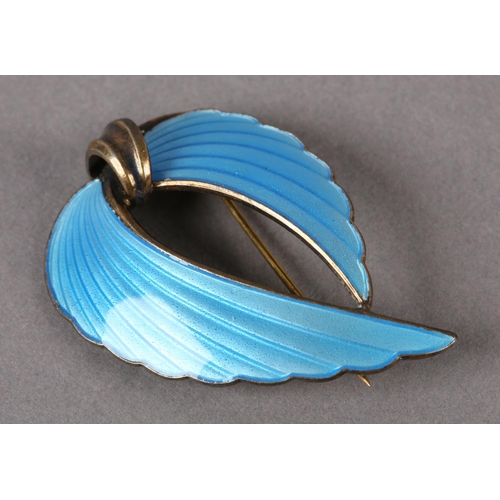 225 - A NORWEGIAN GUILLOCHE SILVER GILT BROOCH BY ALBERT SCHARRING C1960, open wiring form with pale blue ... 