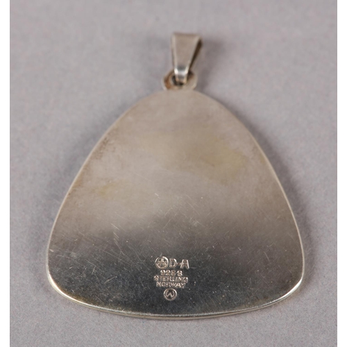 227 - A NORWEGIAN SILVER PENDANT BY DAVID-ANDERSEN C1965, indented with textured cubist forms within a pea... 