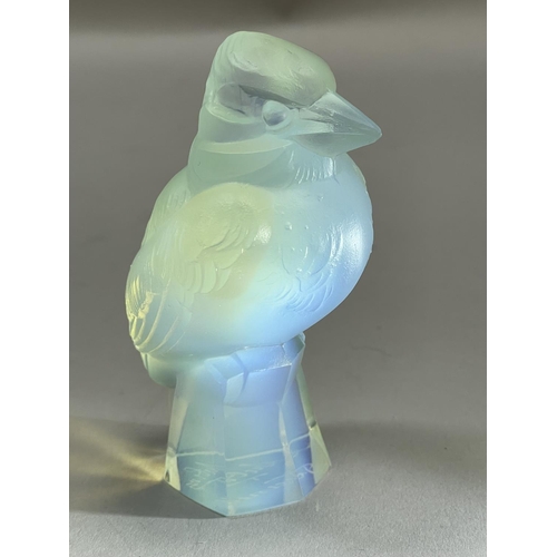 135 - A SABINO OPALESCENT GLASS BIRD CAR MASCOT, signed Sabino Paris to underside, 10.5cm high