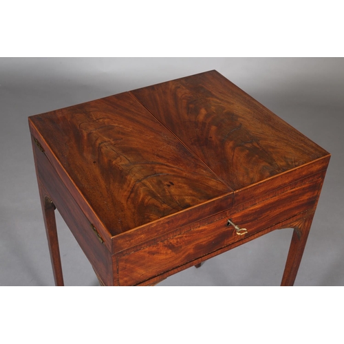 368 - A GENTLEMAN'S LATE 18TH CENTURY FIGURED MAHOGANY CROSSBANDED AND INLAID DRESSING TABLE having twin f... 