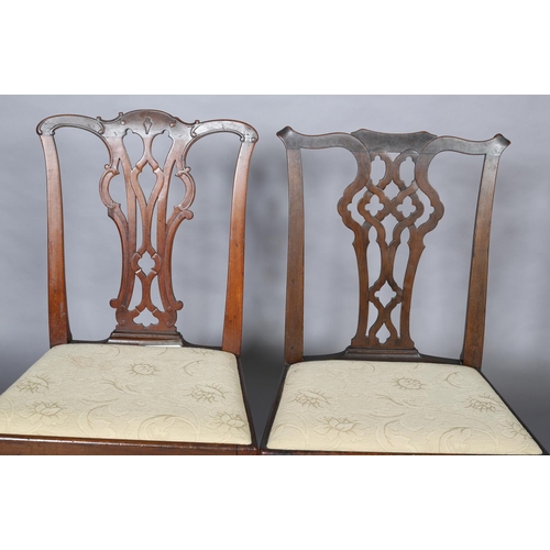 369 - A SET OF FIVE 18TH CENTURY DINING CHAIRS AND ONE SIMILAR, with serpentine top rail, pierced splat, u... 