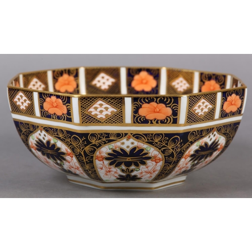 96 - A ROYAL CROWN DERBY IMARI DISH of octagonal outline, date cypher for 1928, 18.5cm diameter x 8cm hig... 