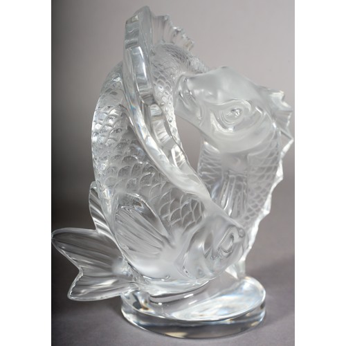 128 - MARC LALIQUE FRENCH (1900-1977) 'DEUX POISSONS', designed 1953, executed 1950s, in clear and opaque ... 