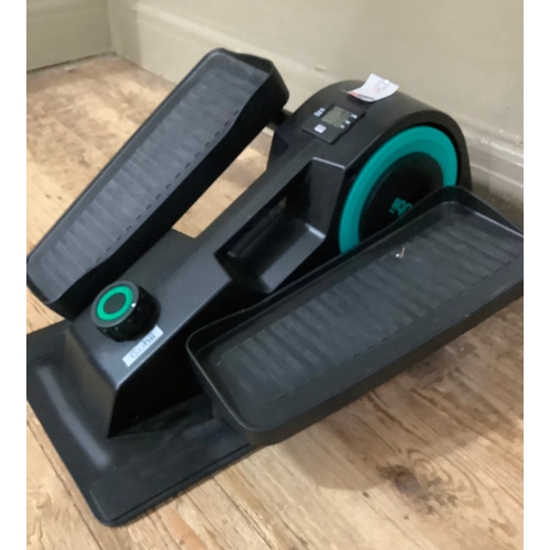 86 - A Hubi step machine and leg pro