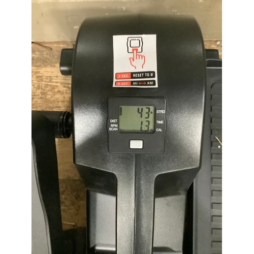 86 - A Hubi step machine and leg pro