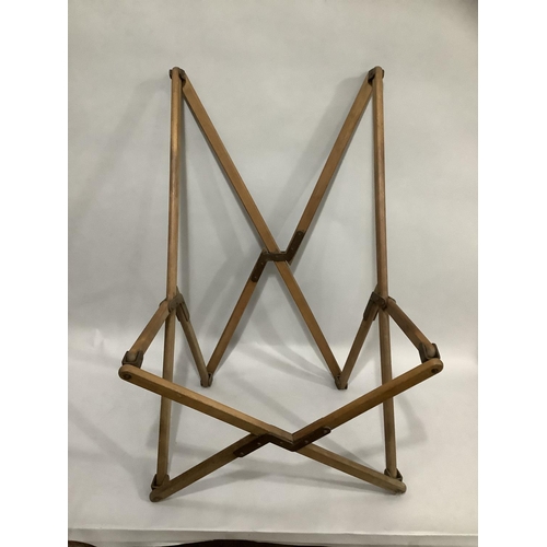 399 - A folding deck chair frame with no fabric