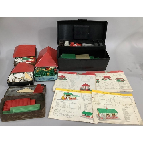 58B - 1950's Bayko child's building set (incomplete) with instruction manuals