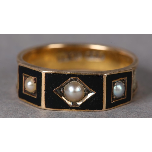 343 - A VICTORIAN DRESSED HAIR MOURNING RING, seed pearl, enamel and dressed hair, the three seed pearls g... 