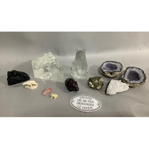 165 - Two amethyst geodes, two further geodes, a glass figure of a bear, a soapstone carving with other ca... 