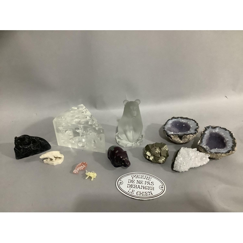 165 - Two amethyst geodes, two further geodes, a glass figure of a bear, a soapstone carving with other ca... 