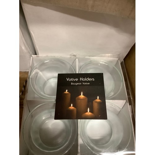 107 - A quantity of tealight holders and tealights
