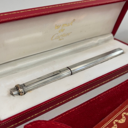 369 - A Cartier Pasha fountain pen, Must De No: 78454 oval beaded silver plate barrel with original box, s... 