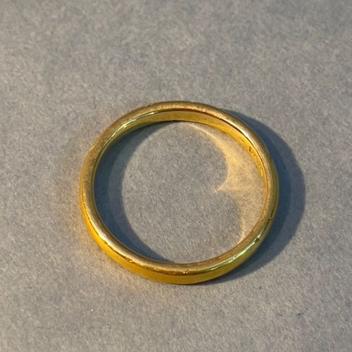 396 - A wedding ring in 22ct gold by W.Wilkinson Ltd, the court shaped design approximately 2.6mm wide
App... 