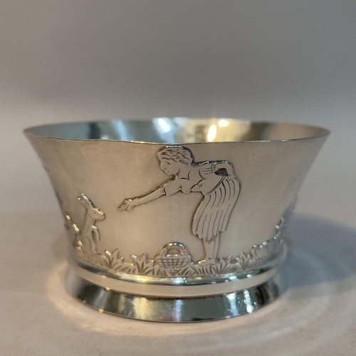 164 - A George V silver bowl by Z. Barraclough and Sons, Silversmiths, Leeds, of circular outline and step... 