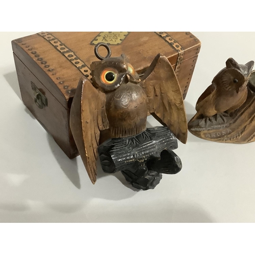 14 - A carved hanging owl hat peg with glass eyes together with an owl and tree stump pipe rest and a cop... 